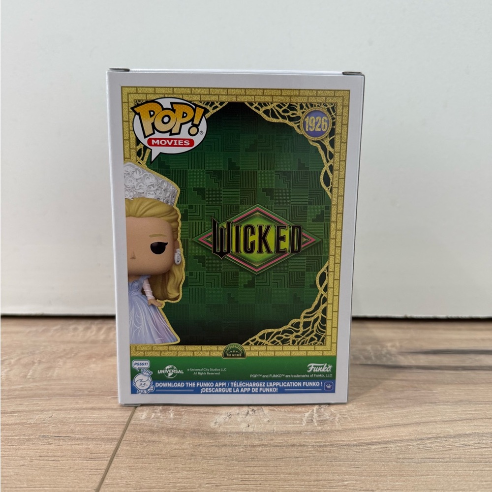 Funko Pop Glinda in Elegant Blue Dress - Picture 2 of 3